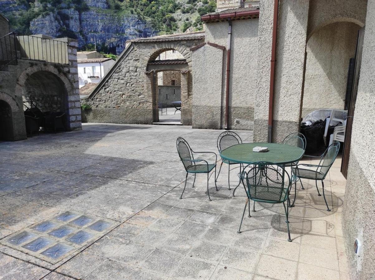 Antica Dimora Palazzo Rovitti Bed & Breakfast Cerchiara di Calabria Екстериор снимка